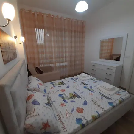 Lalzi Bay, Lura 3 *